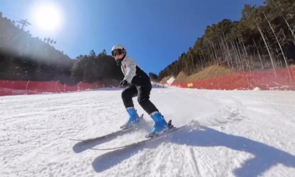 纵观华夏 南方也能冲高级道！江西靖安解锁冰雪新体验 赣北小城